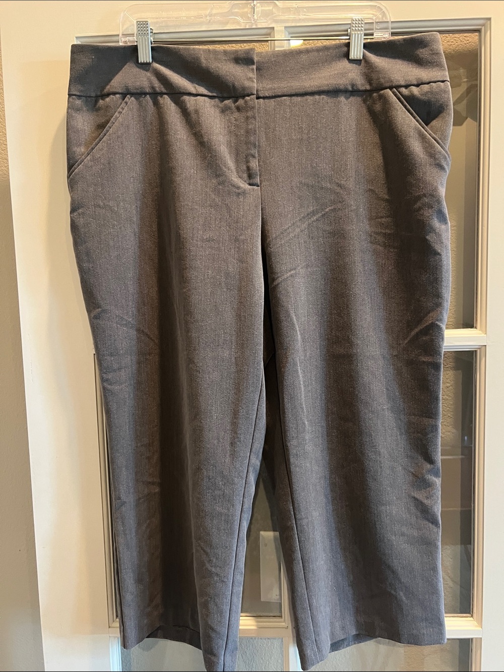 Nicole Miller Dark Gray Cropped Ponte Pull-On Capris